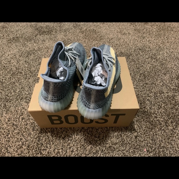 Adidas Yeezy Boost 350 V2 Ash Blue - Picture 3 of 7